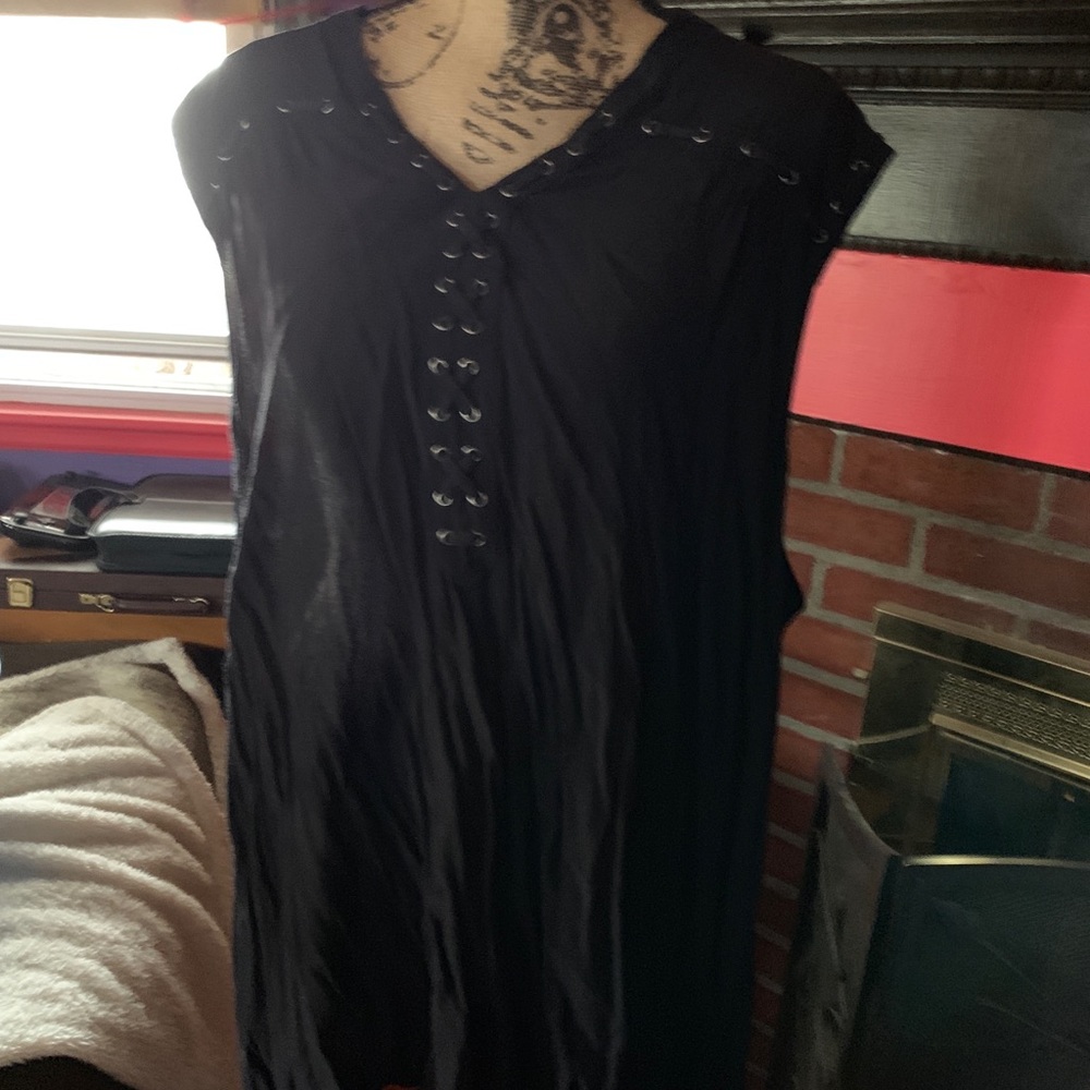 Black detailed sleeveless tunic NWT